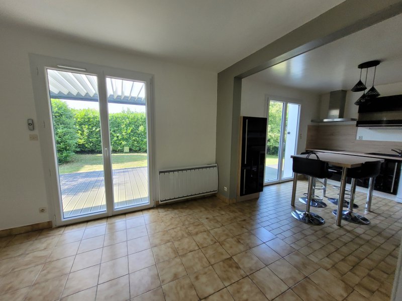 Maison à vendre à Ambon AMBON PLAGE Maison 4 chambres 600m mer