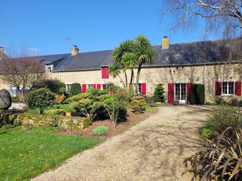 Maison à vendre à Lauzach Longère en pierre de plain-pied, 3 chambres sur 1820m2
