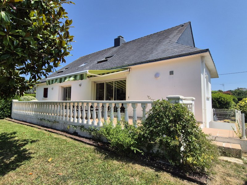 Maison à vendre à Surzur Maison de caractère 158 m2 sur terrain arobré de 1565 m2