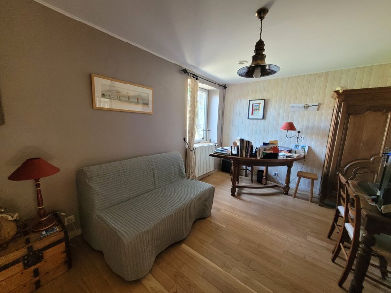 Maison à vendre à Lauzach Longère en pierre de plain-pied, 3 chambres sur 1820m2