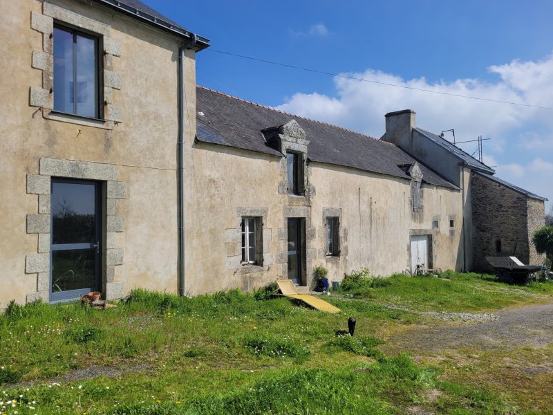 Maison à vendre à Ambon Propriété de 158m2 sur plus de 4.5ha de terres attenantes