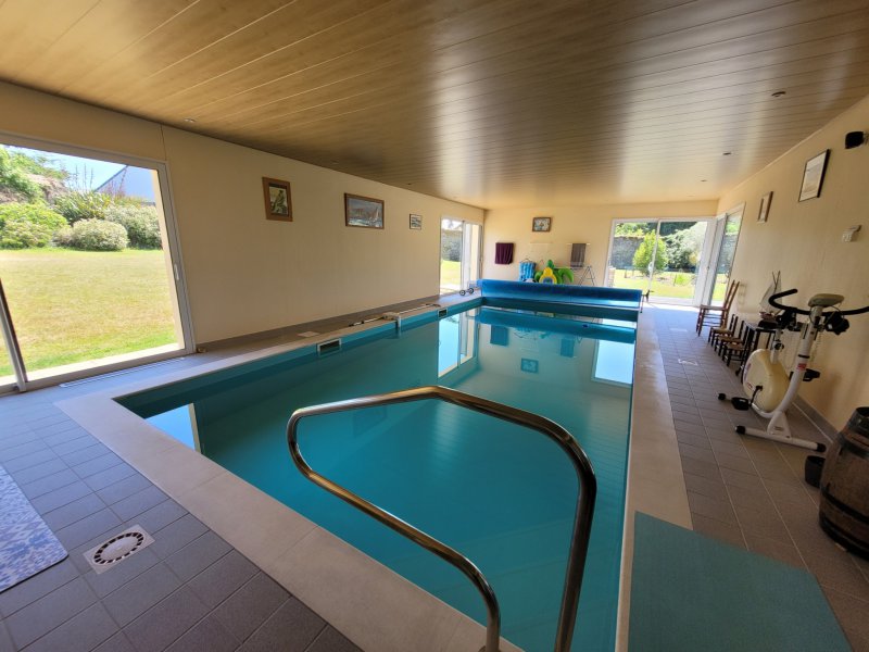 Maison à vendre à Ploërmel Maison plain pied de 177m2 avec piscine intérieure sur 3034m