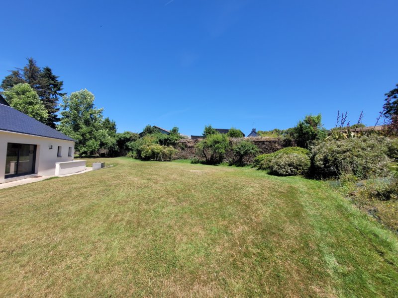 Maison à vendre à Ploërmel Maison plain pied de 177m2 avec piscine intérieure sur 3034m