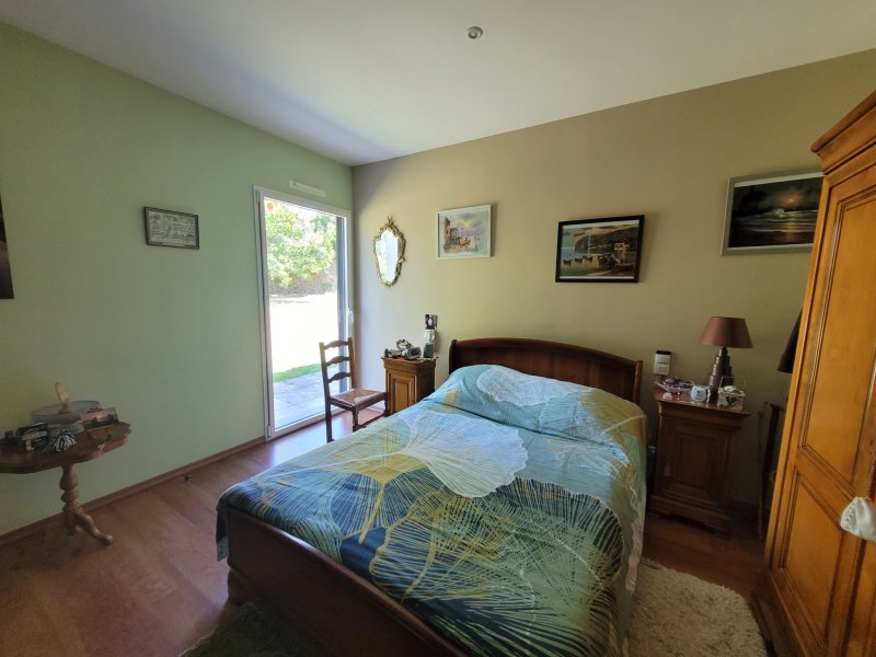 Maison à vendre à Ploërmel Maison plain pied de 177m2 avec piscine intérieure sur 3034m