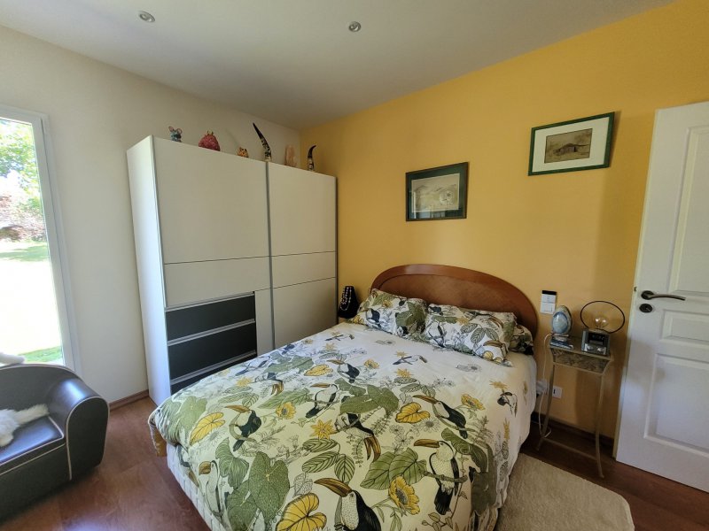 Maison à vendre à Ploërmel Maison plain pied de 177m2 avec piscine intérieure sur 3034m