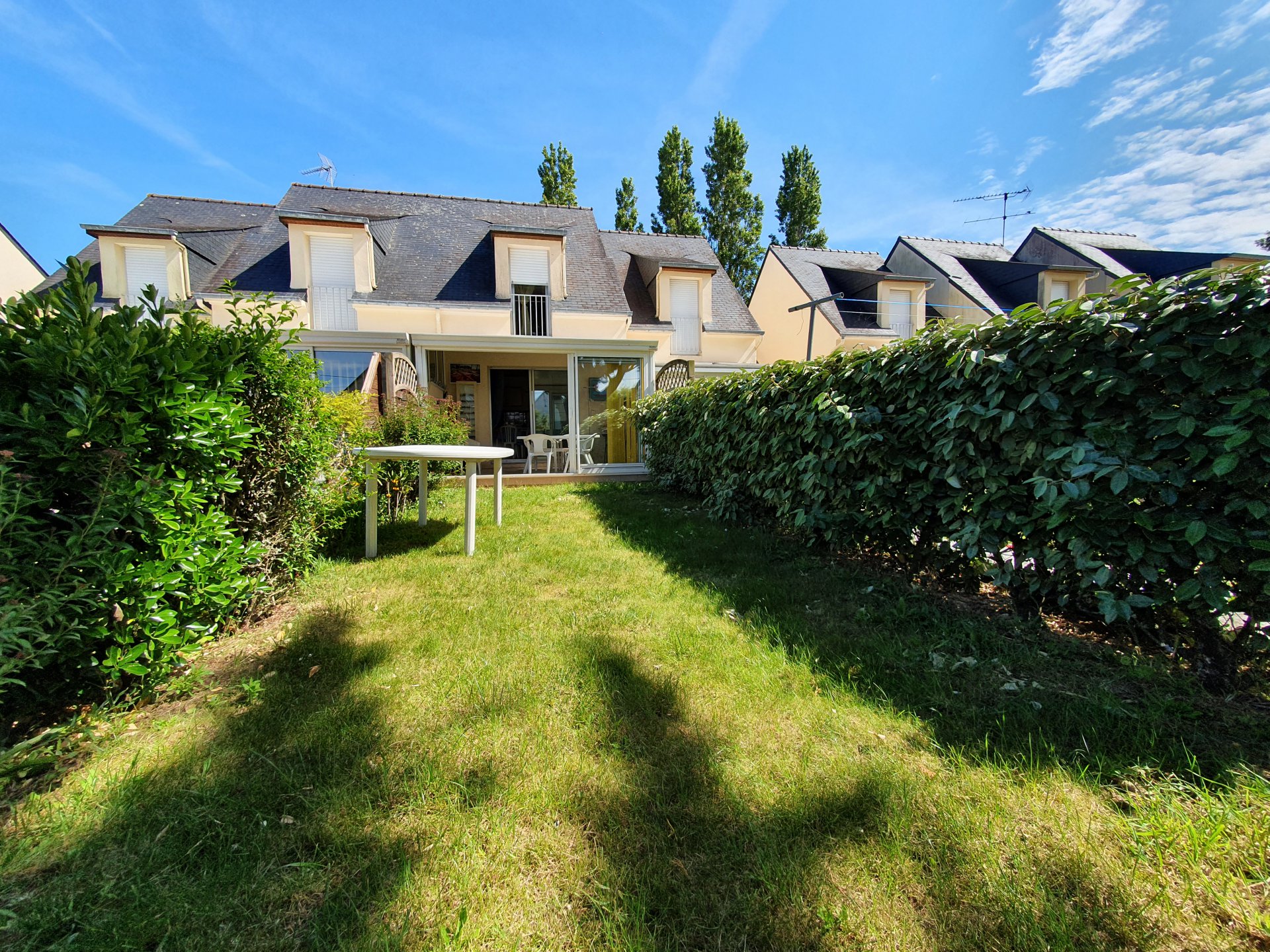 Maison à louer à Damgan  Location pour 4 personnes. Kervoyal, à 150m de la mer 