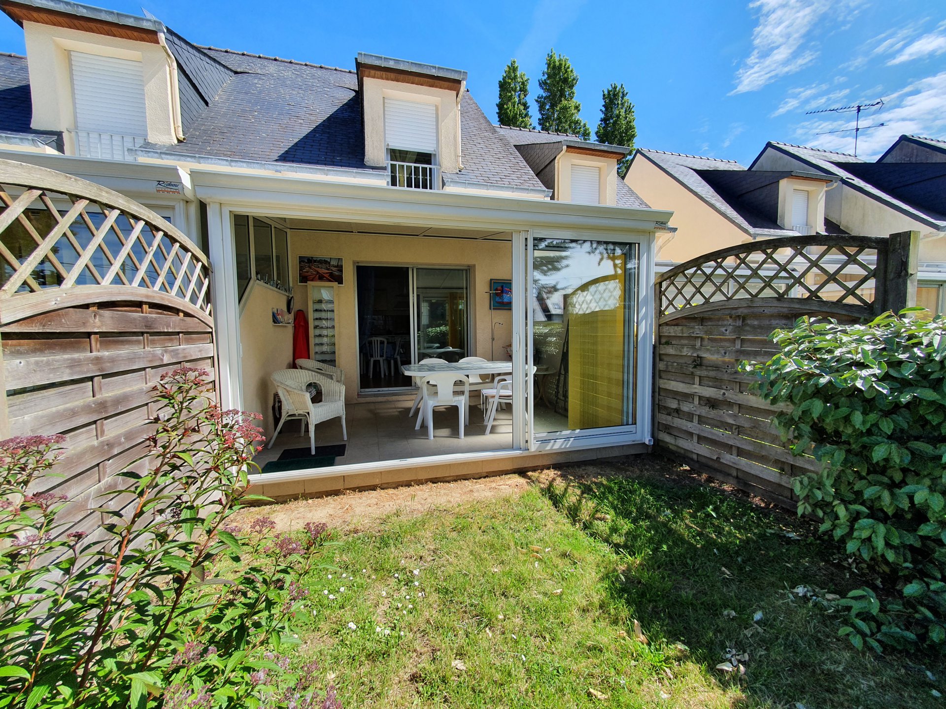 Maison à louer à Damgan  Location pour 4 personnes. Kervoyal, à 150m de la mer 