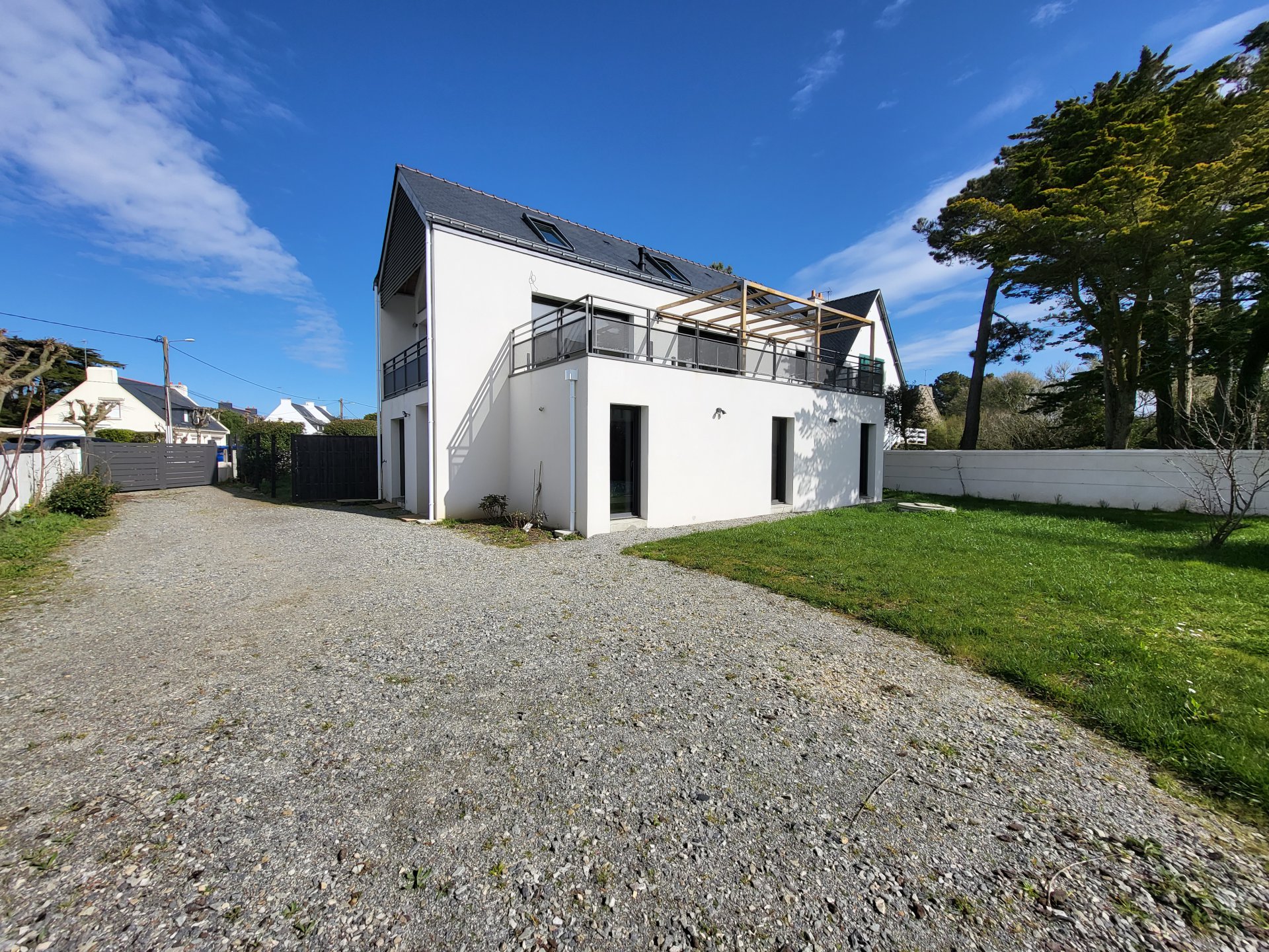 Maison à louer à Damgan Location pour 8/10 personnes. Kervoyal, petite vue sur mer