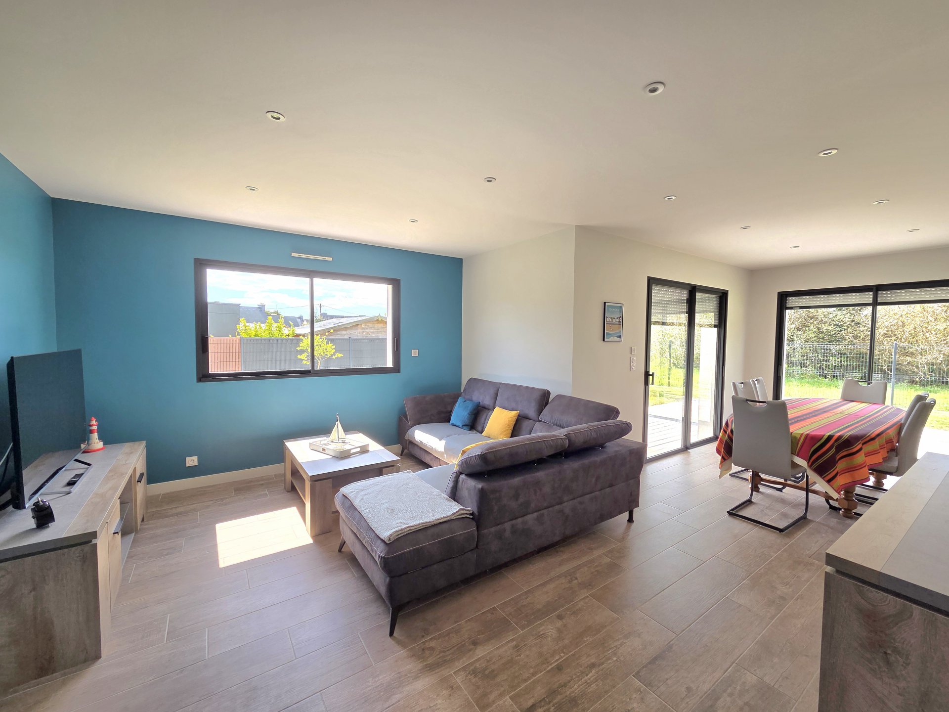 Maison à louer à Damgan Location pour 8/10 personnes. Maison neuve à 600m de la plage